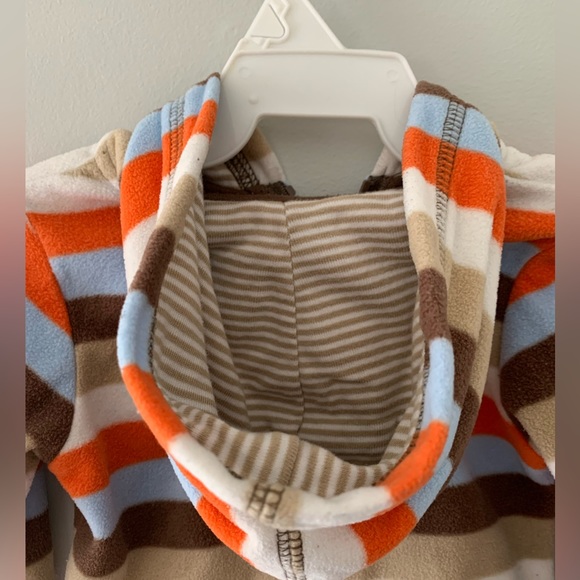 Carter’s 3 month fleece zip up hoodie. - Picture 3 of 3